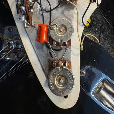 Fender V000 Serial Number American Vintage 1957 RI Stratocaster 1982 - Black image 17