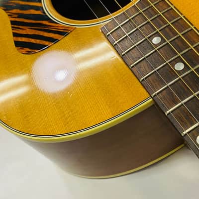Gibson J-35 Antique Natural Electro-Acoustic Guitar, 2016 image 9