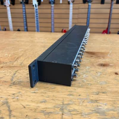 Fostex 3012 32-Point Patch Bay 1/4" to RCA image 5