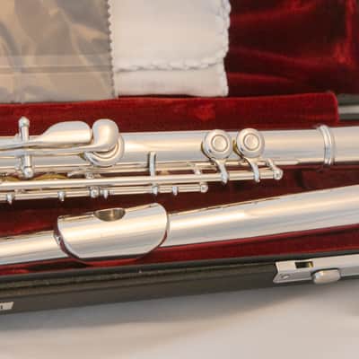 Yamaha YFL-481H All Silver Intermediate Flute *Open-hole *B-foot *Made in Japan *Overhauled New Pads image 9