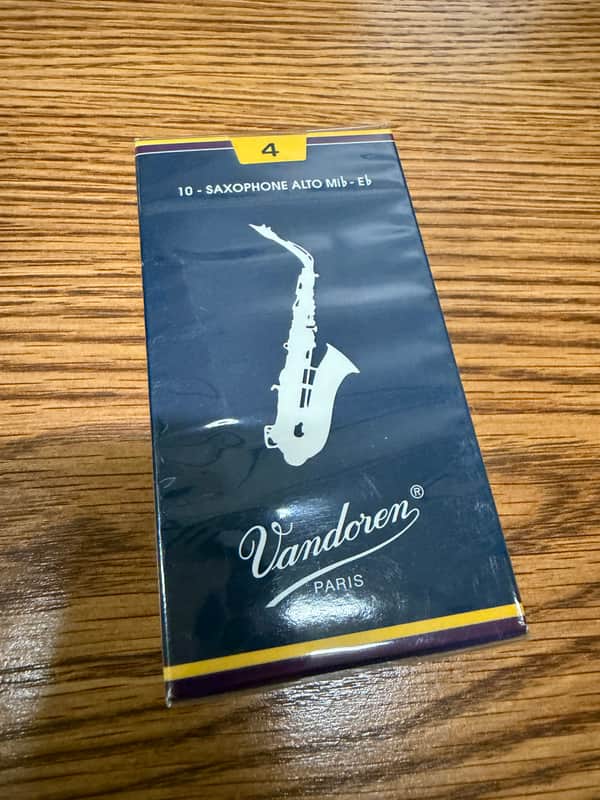 Vandoren SR215 Traditional Alto Saxophone Reeds - Strength 4 (Box of 10) 2010s - Standard image 1