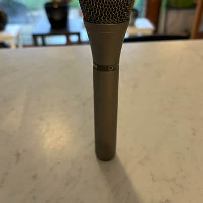 Shure 869 microphone image 2