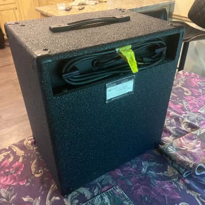 Peavey Minx 110 30 Watt Bass Guitar Combo Bass Amplification System Vintage USA image 10