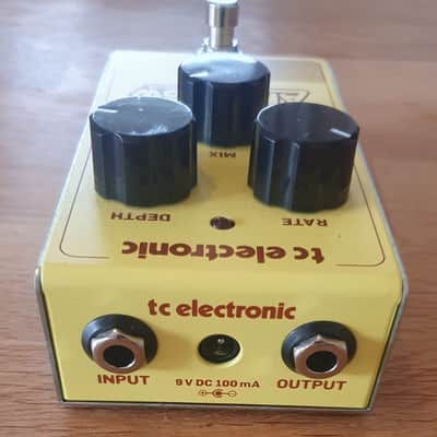 TC Electronic Afterglow Chorus 2017 - Present - Yellow image 2