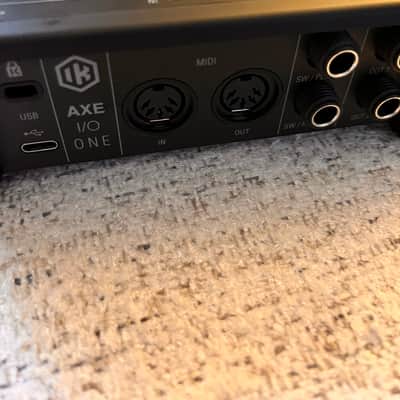 IK Multimedia Axe I/O One USB-C Audio Interface 2023 - Present - Black image 3