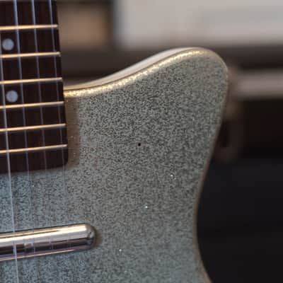 Danelectro 56 U-3 Reissue Silver Metalflake w/HSC Coffin Case image 8