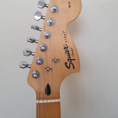 Squier Hello Kitty Stratocaster 2007 - Pink with Hard Shell Case image 3