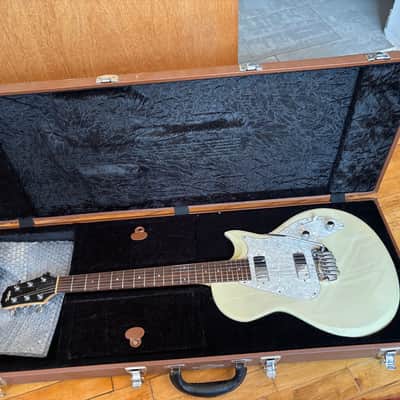 Taylor SB1-X Solidbody Classic with Top-Load Bridge 2007 - 2014 - Trans White image 1