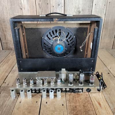 Fender Deluxe Reverb 2-Channel 22-Watt 1x12" Guitar Combo 1963 - 1967 Black Panel image 9