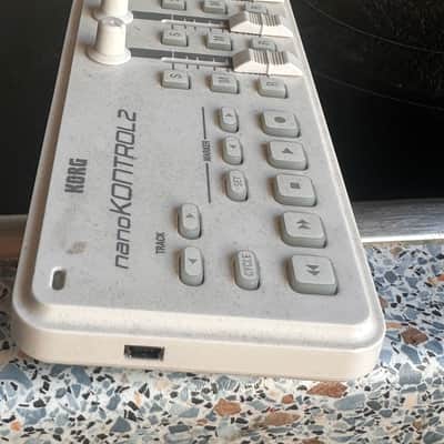 Korg nanoKONTROL2 Slimline USB MIDI Control Surface 2011 - Present - White image 6