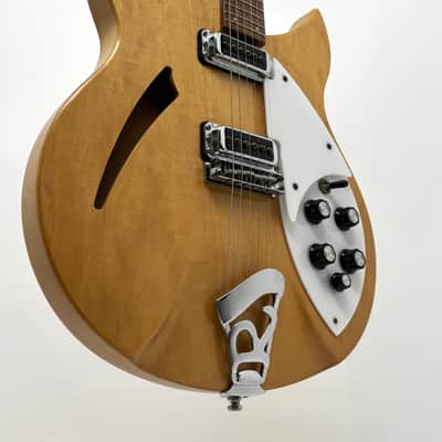 Rickenbacker 330 2001 - Mapleglo w/ Original Case image 5