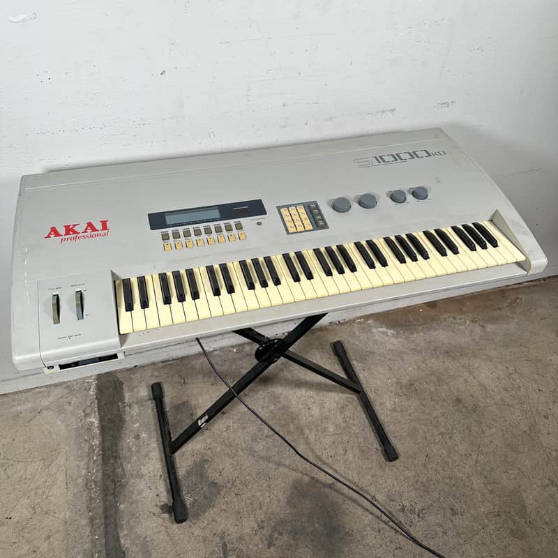 Akai S1000KB Digital Stereo Sampling Keyboard image 1