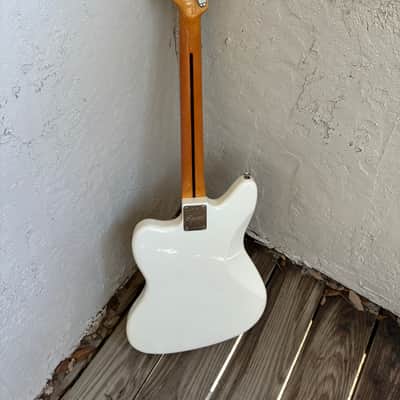 Squier Classic Vibe '60s Jaguar 2022 - Olympic White with Matching Headstock electric guitar Limited edition image 8
