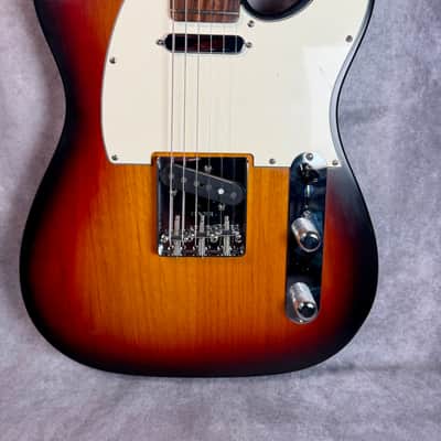 Immagine Fender Highway One Telecaster with Rosewood Fretboard 2010 - 3-Color Sunburst w/Fender Gig Bag - 1