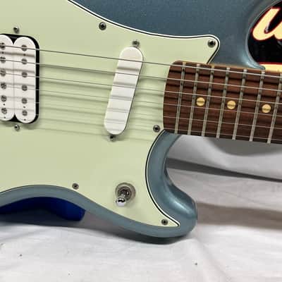 Fender Player Duo-Sonic HS Electric Guitar with Gig Bag MIM - Made in Mexico - Ice Blue Metallic image 6