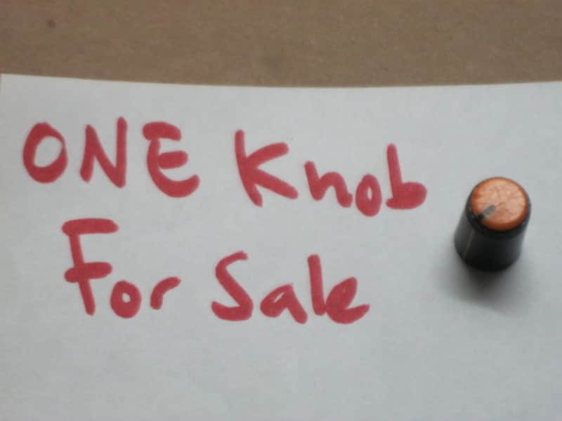 ONE lightly used genuine Boss DF-2 KNOB, fits split shaft shaft (stem) mid 1980s - early 1990s - TOP: orange with black marker // SIDEs: black // hard plastic (NO pedal / NO other items) image 1
