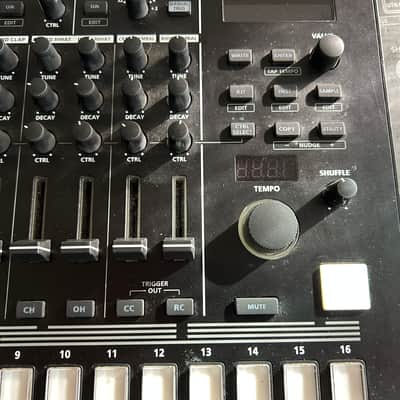 Roland TR-8S AIRA Rhythm Performer with Sample Playback 2018 - Present - Black image 4