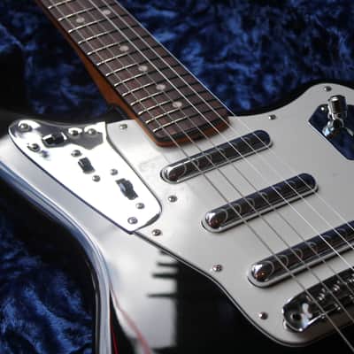 FENDER "Limited Edition Johnny Marr Signature Special Jaguar" HARDCASE, 3, 99 KG image 4