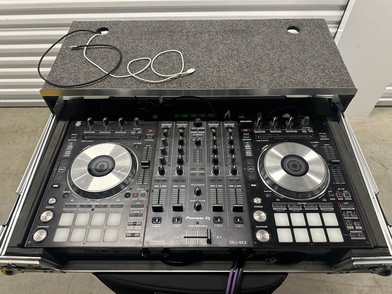 Pioneer DDJ-SX3 4-Channel Serato DJ Controller | Reverb Canada
