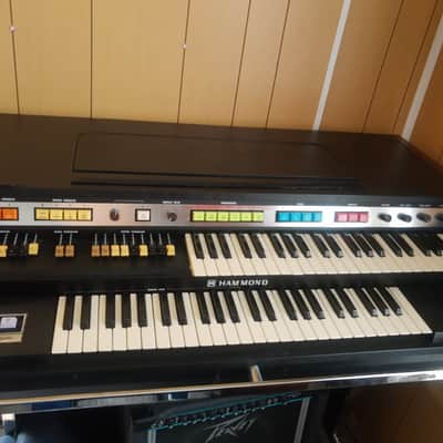 Hammond B200 Organ image 4