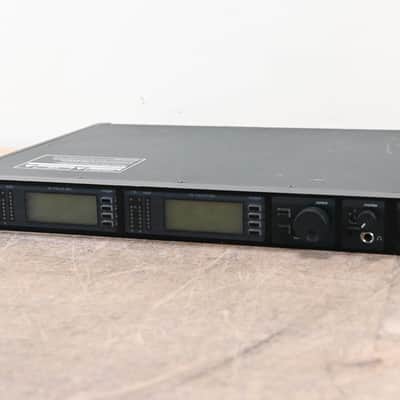 Shure UR4D Wireless Receiver w/ two UR1 Bodypack Transmitters - H4 Band CG0077F image 2