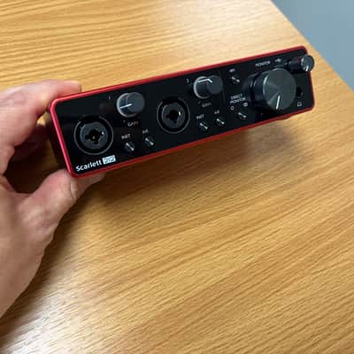One Owner Focusrite Scarlett 2i2 3rd Gen USB Audio Interface 2019 - Present - Red / Black image 4