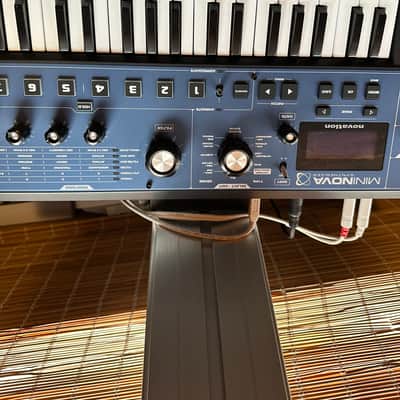 Novation MiniNova 37-Key 18-Voice Synthesizer 2012 - Present - Blue