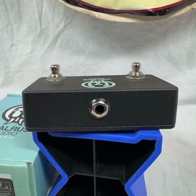 Walrus Audio Two Channel Switcher - 2 Channel Remote Switch Pedal with Box image 4