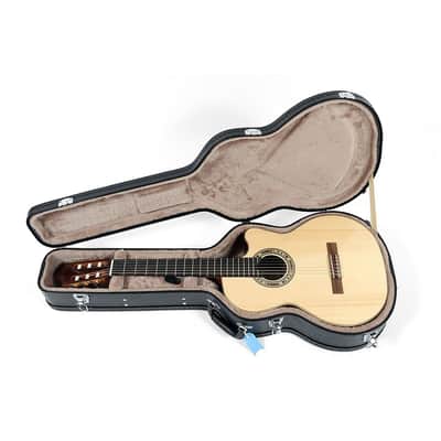Kremona F65CW Fiesta Cutaway Acoustic-Electric Classical Guitar Regular Natural image 5