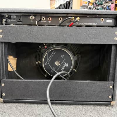 Fender Deluxe Reverb II 2-Channel 20-Watt 1x12" Guitar Combo 1982 - Black image 3