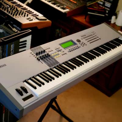 MUST SEE!!! YAMAHA MOTIF ES8 FULLY INSPECTED/SERVICED AND IN AMAZING CONDITION!