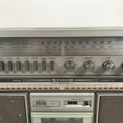Vintage Realistic SCR-8 Boombox 14-778A For Parts Only Radio image 5