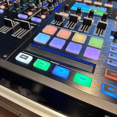 Native Instruments Traktor Kontrol S8 with Flight Case image 6