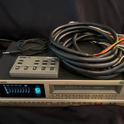 Alesis LX-20 Digital Recorder W/ LRC Remote and (2) 1/4" to RCA Snakes image 2