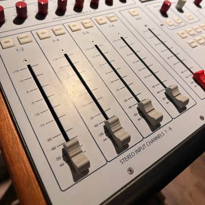 Rupert Neve Designs 5060 Centerpiece 24 x 2 Desktop Mixer 2013 - Present - White image 3