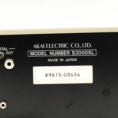 Akai Professional S3000XL MIDI Stereo Digital Sampler OS 1.50 32MB Original Box image 8