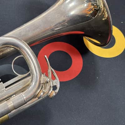 Yamaha YTR-2330 Gold-plated B-flat trumpet image 3