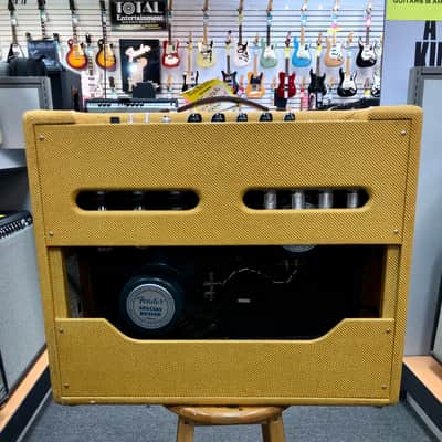 Fender ‘57 Twin Amp 2 Channel 40 Watt 2x12 Combo Made In USA - Pre Owned image 2