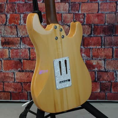 Aria Pro II Fullerton - Marble White image 4