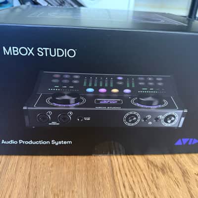 Avid MBox Studio 21x22 USB-C Audio Interface 2022 - Present - Black image 4