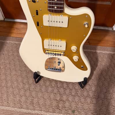 Squier J Mascis Jazzmaster with Laurel Fretboard 2018 - Present - Vintage White image 2