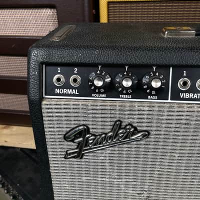 2010s Fender Deluxe Reverb 22w 1x12" Tube Amp Combo image 4