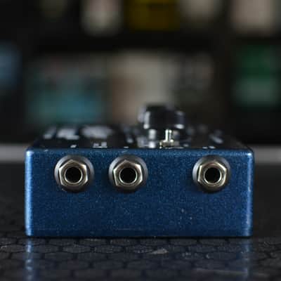 BluGuitar BluBox Speaker Emulator 2010s - Blue image 5