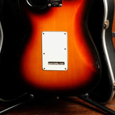 Fender American Deluxe Stratocaster 3-Colour Sunburst Electric Guitar 2006 Pre-Owned image 11
