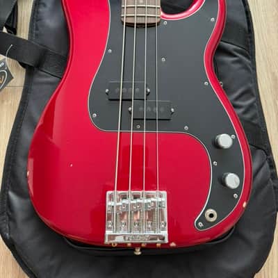 Fender Nate Mendel Artist Series Signature Precision Bass 2013 - Present - Candy Apple Red image 2