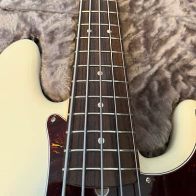Fender American Professional II Precision Bass V with Rosewood Fretboard 2026 - Olympic White image 4