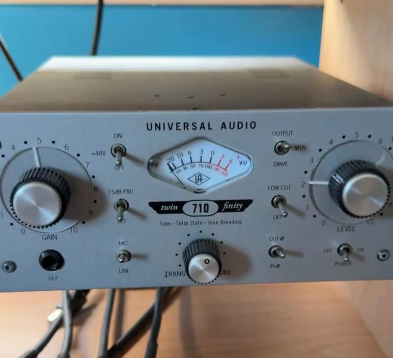Universal Audio 710 Twin - Finity Microphone Preamp image 1