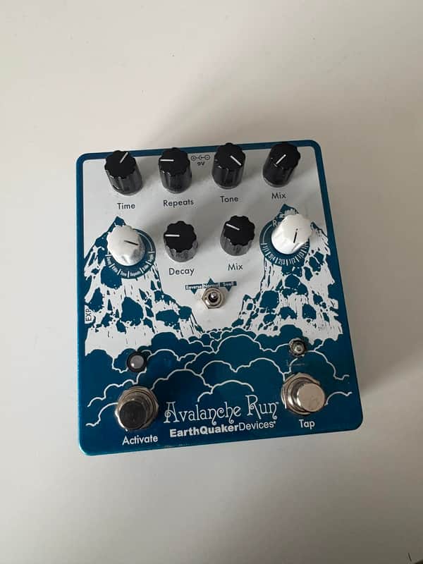 EarthQuaker Devices Avalanche Run Stereo Reverb & Delay with Tap Tempo V2