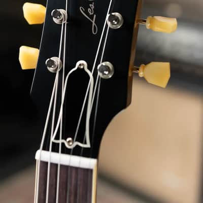Gibson Custom Shop 1957 Les Paul Standard Murphy Lab Ultra Light Aged Electric Guitar with Bigsby - All Double Gold with Hardshell Case image 6