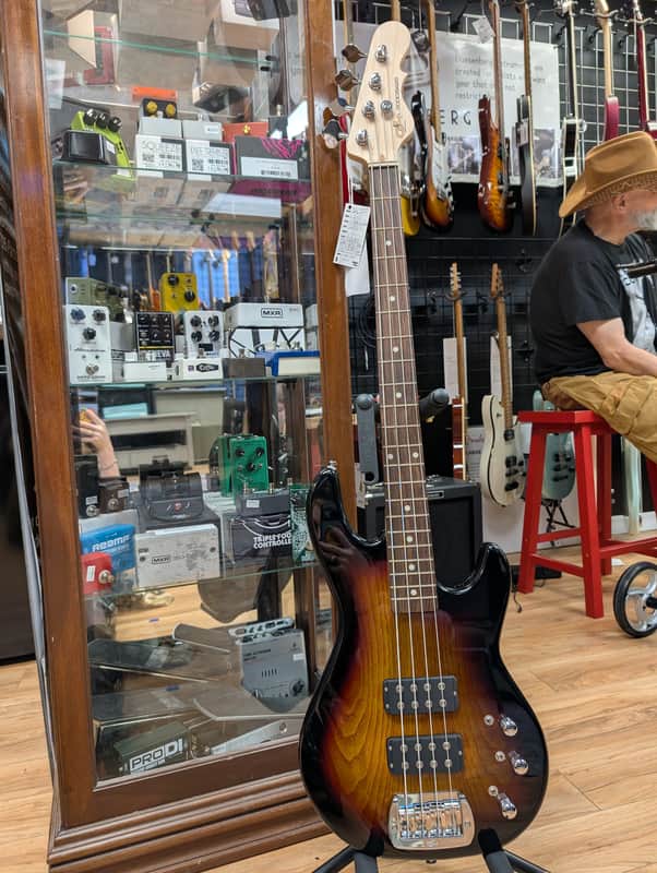 G&L Tribute Series L-2000 Bass with Rosewood Fretboard 2010s - Tobacco Sunburst